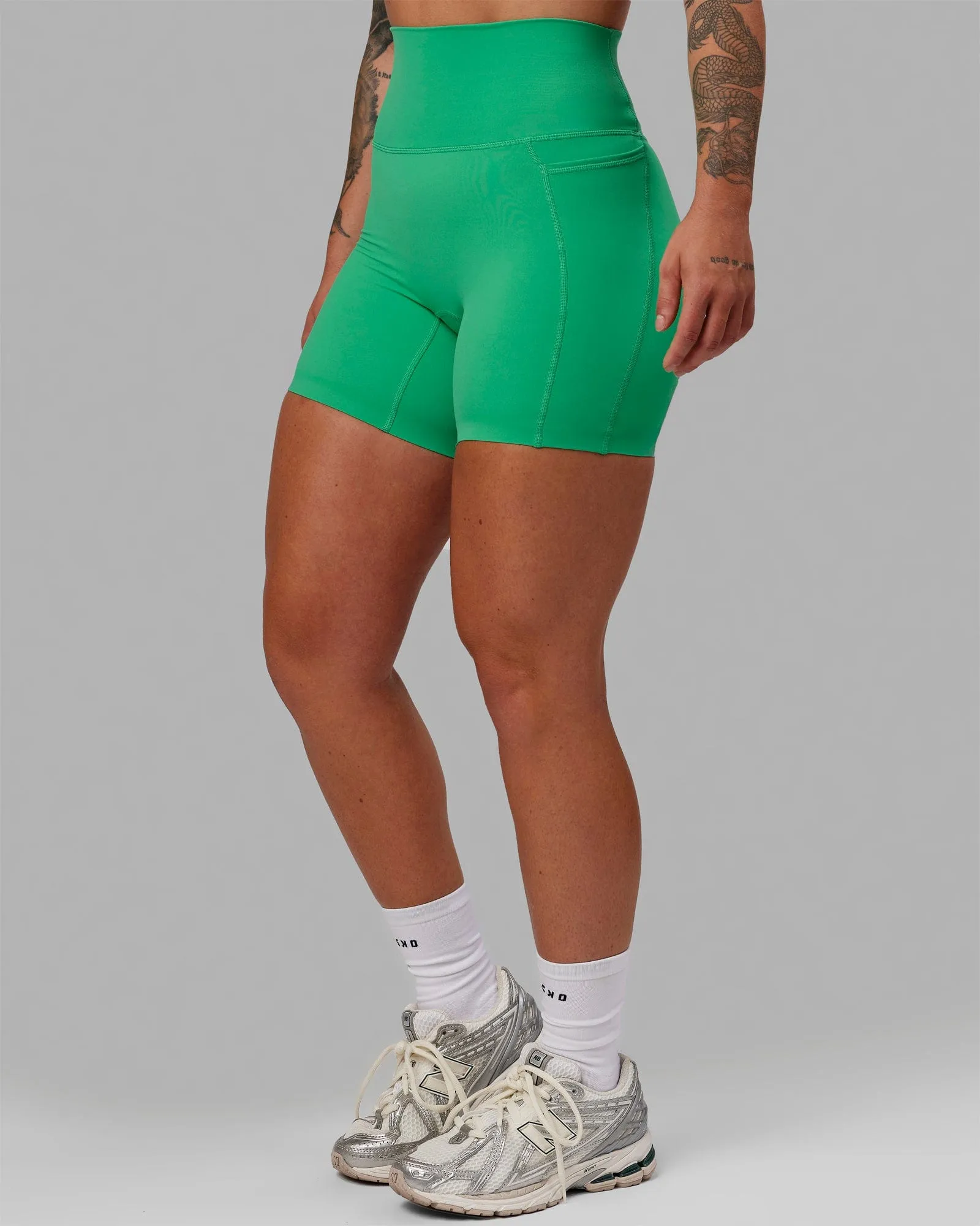 Elixir Mid-Length Shorts with Pockets - Holly Green