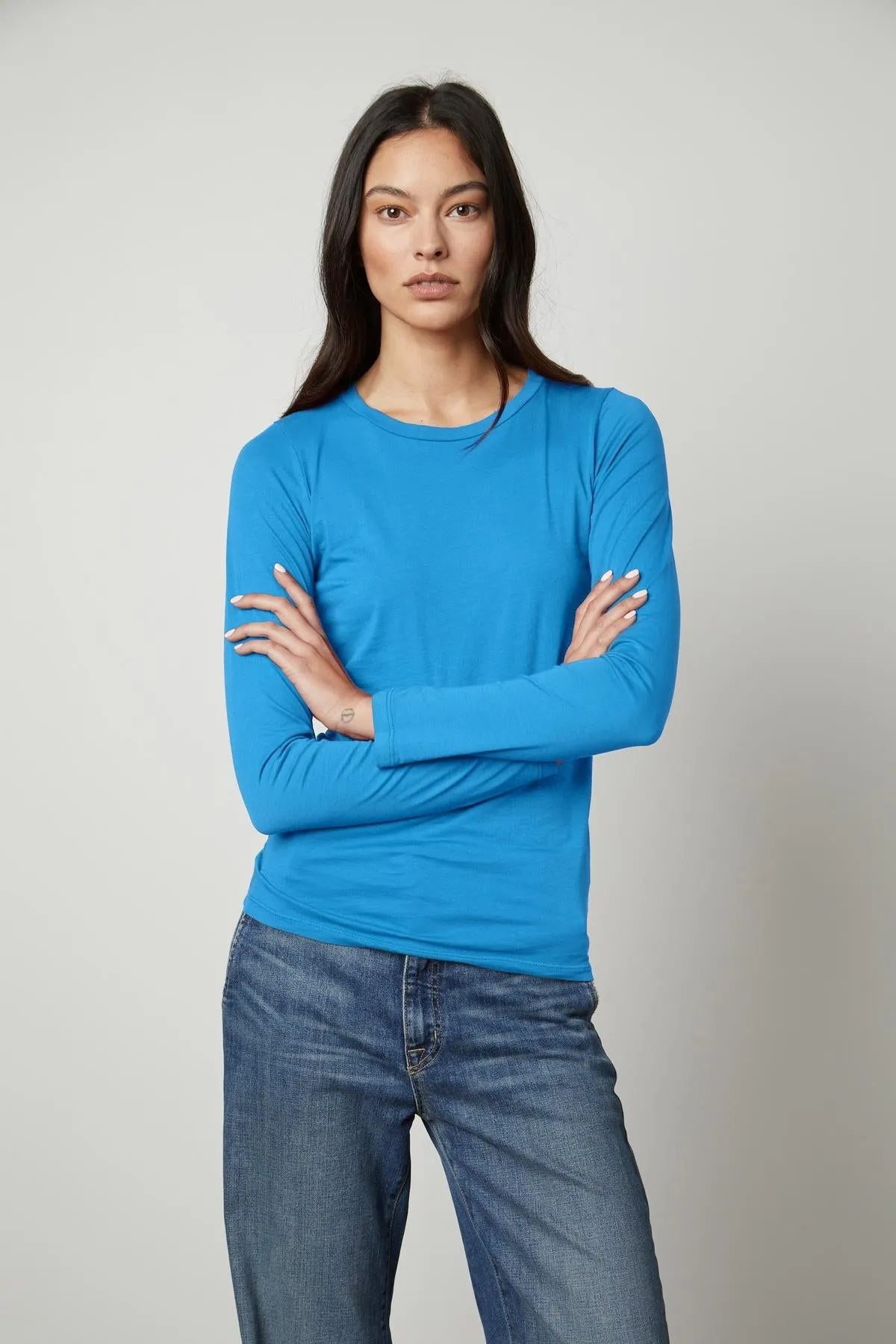 ZOFINA GAUZY WHISPER FITTED CREW NECK TEE